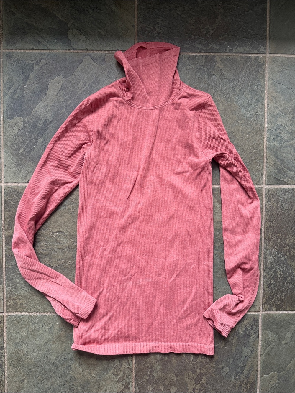 Rate Lululemon 0 Dusty Rose Lightweight Turtleneck Long Sleeve Top